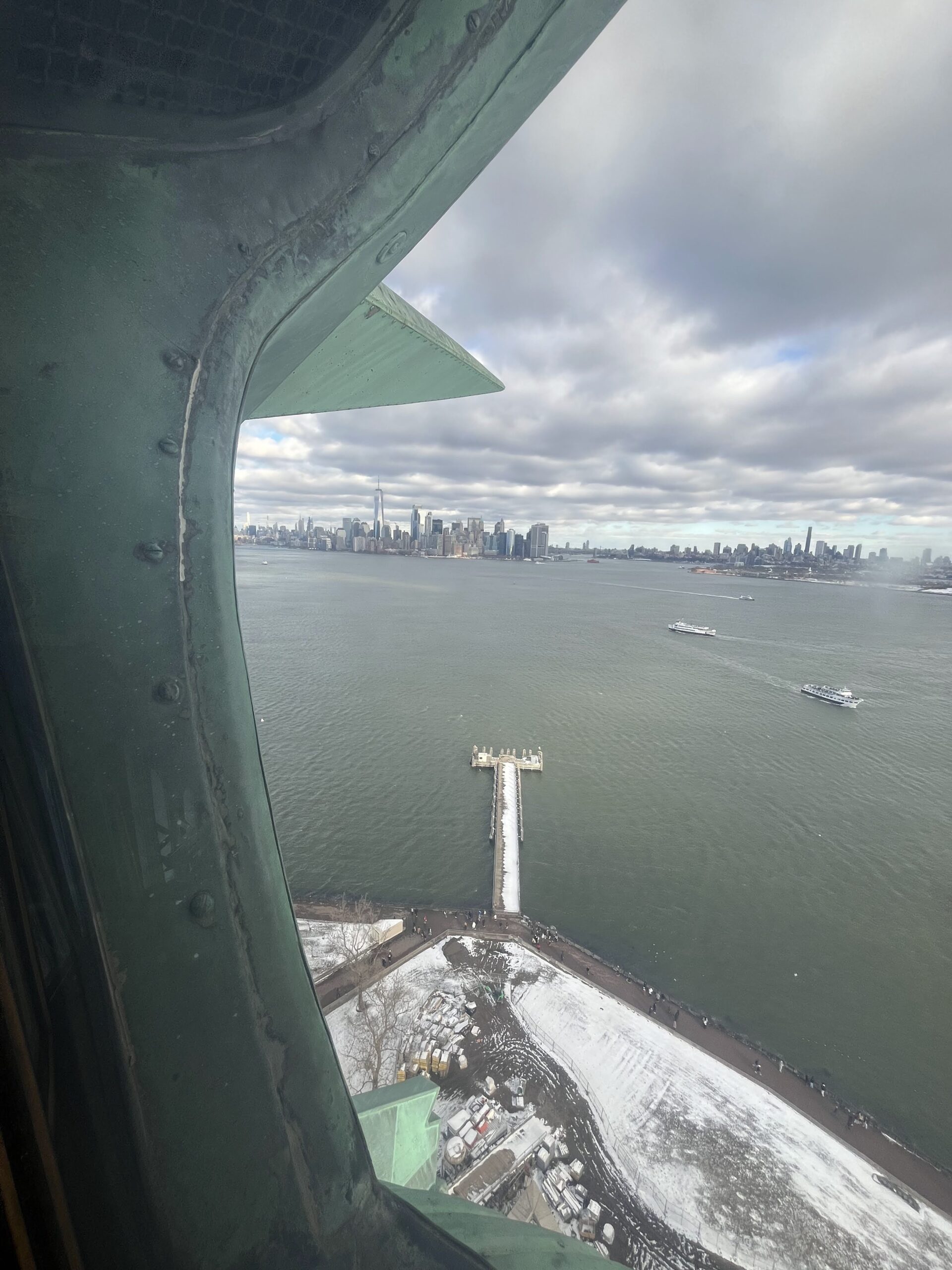 vue de Manhattan depuis la couronne de la statue de la liberté